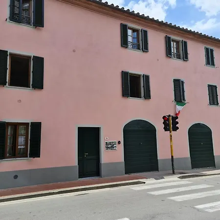 Amazing Base In Tuscany アパート